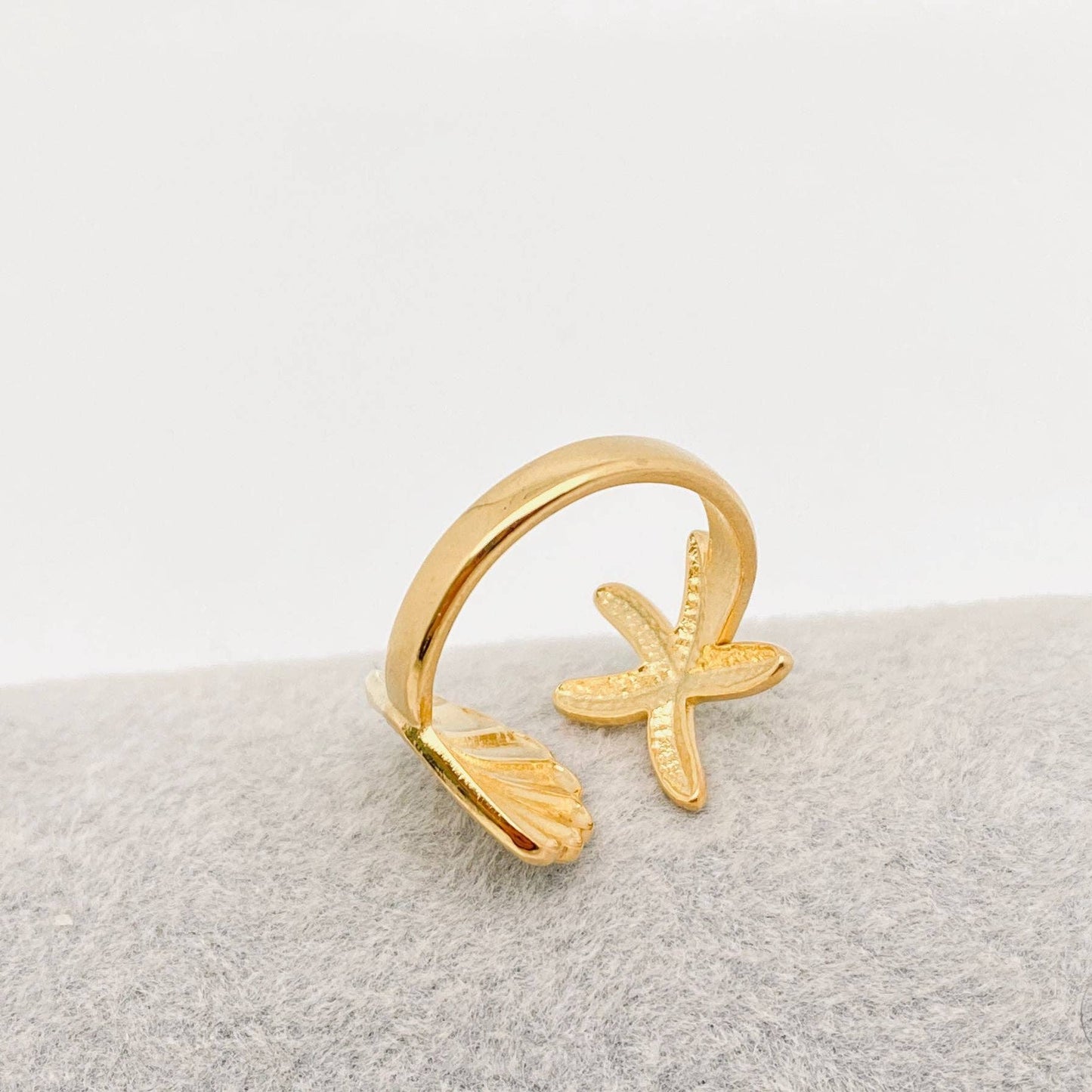 Starfish & Shell Ring - Gold Plated