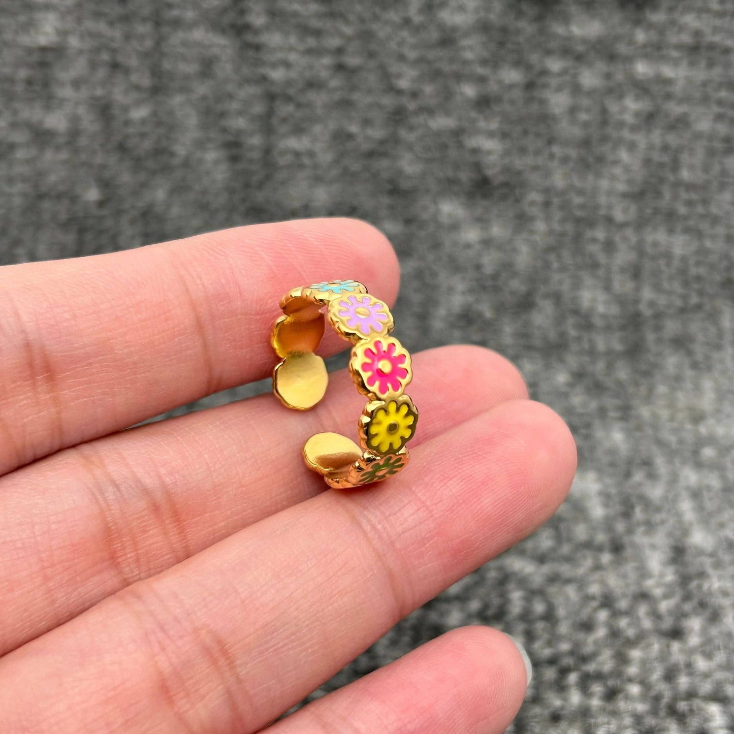 Colorful Daisy Ring - Gold Plated